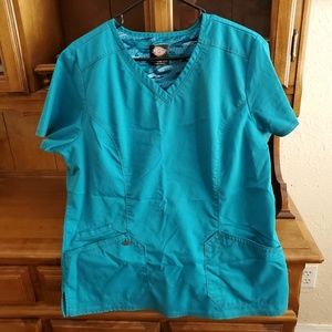 **FINAL MARKDOWN** Dickies scrub top